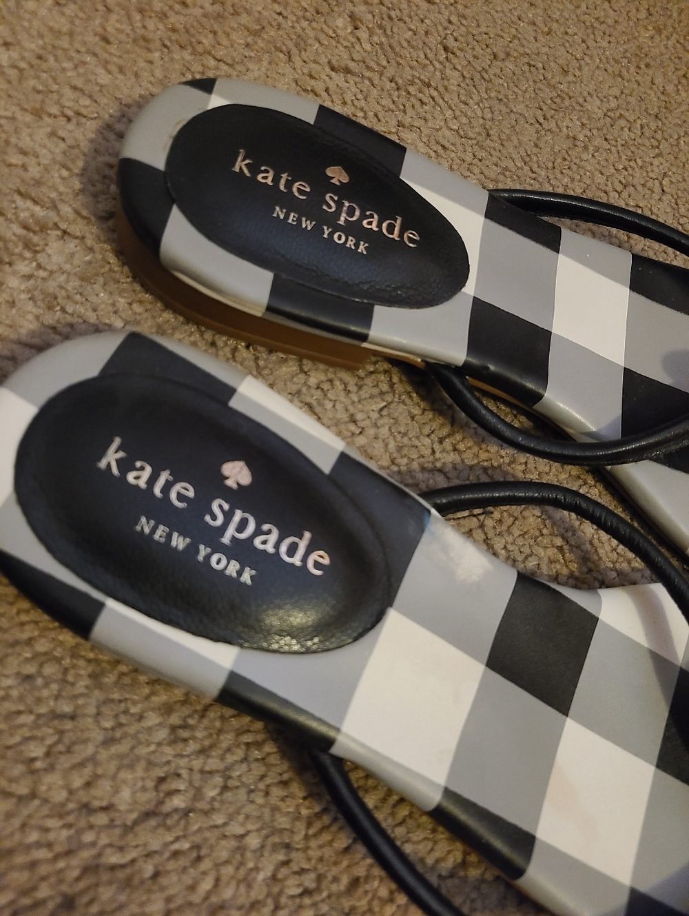 KATE SPADE Black and White Gingham Bow Flip Flop Sandals-8 - Picture 3 of 6